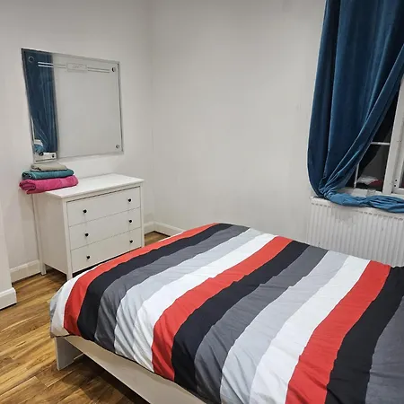 2 Bedroom Flat - Travel Direct To Heathrow/Central Лондон Экстерьер фото