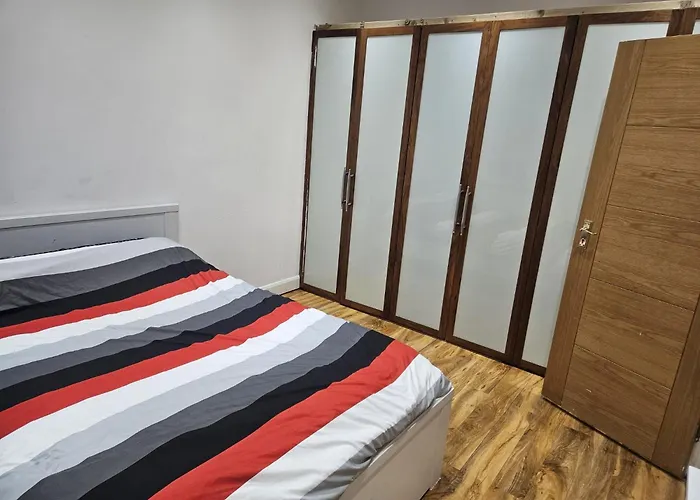 2 Bedroom Flat - Travel Direct To Heathrow/Central