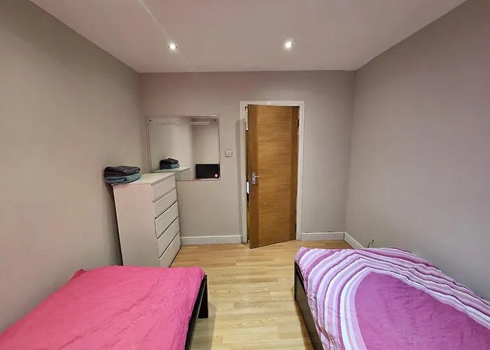 2 Bedroom Flat - Travel Direct To Heathrow/Central
